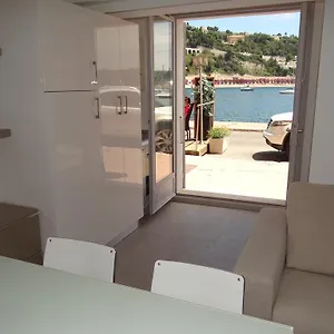 Apartment Les Pieds Dans La Place 